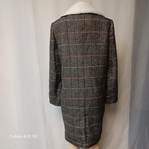 Altar'd State Gray and White Teddy Jacket with Plush Collar Size M - Picture 3 of 11